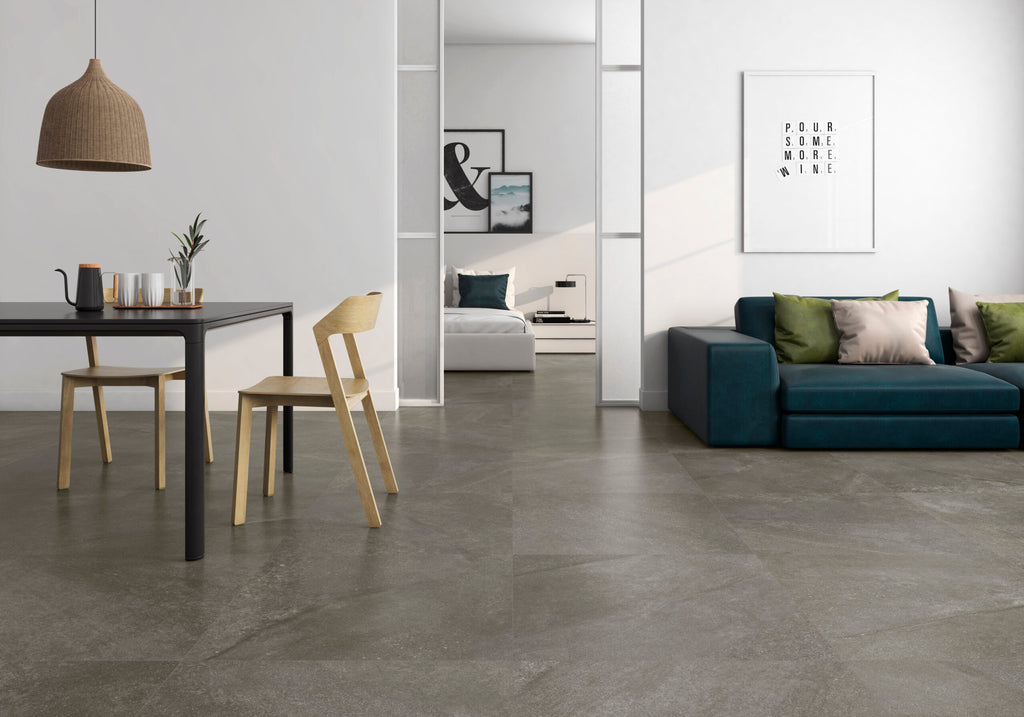 Shins Pardo – 75 × 75 cm – Raumansicht